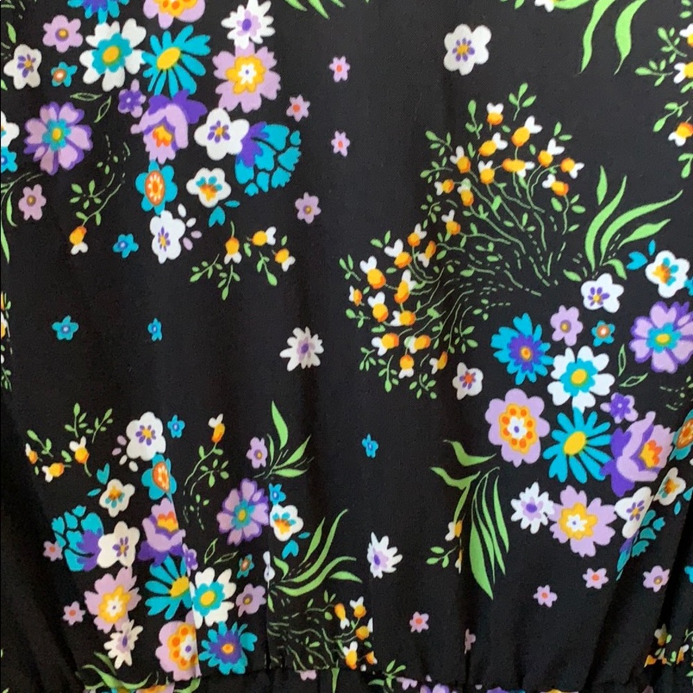 Flower Romper π - Picture 2 of 3